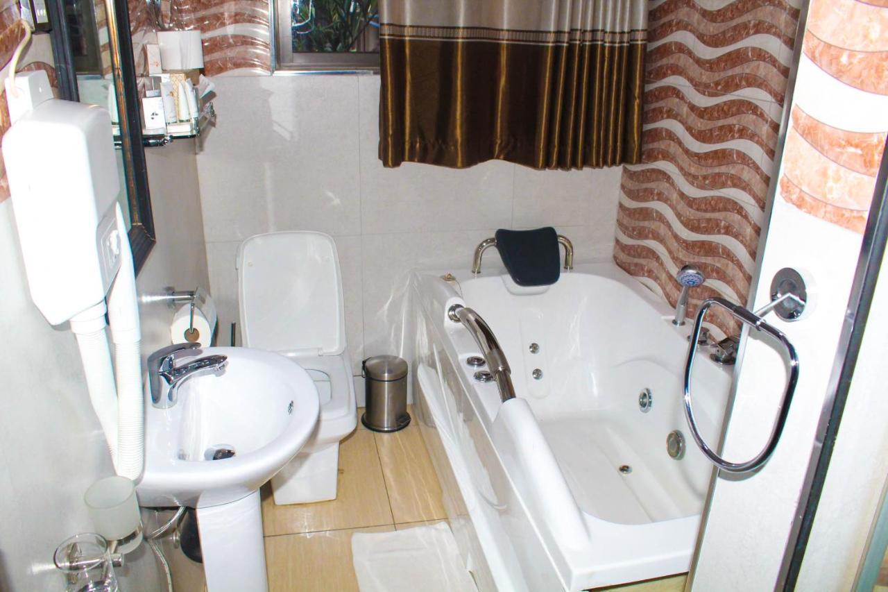 Sherbourne Hotel Kitwe Exterior photo