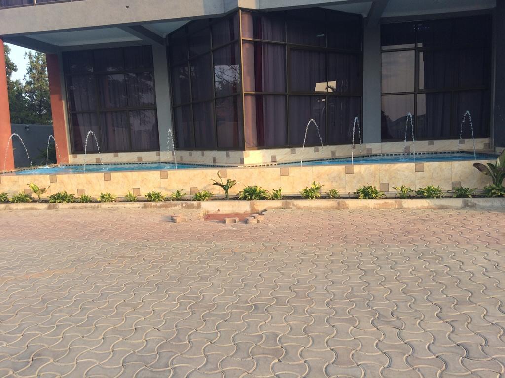 Sherbourne Hotel Kitwe Exterior photo