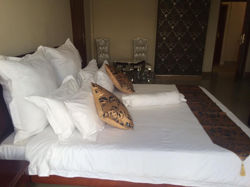 Sherbourne Hotel Kitwe Exterior photo