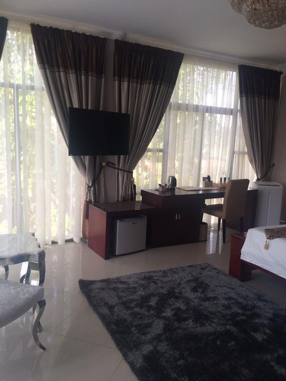 Sherbourne Hotel Kitwe Exterior photo